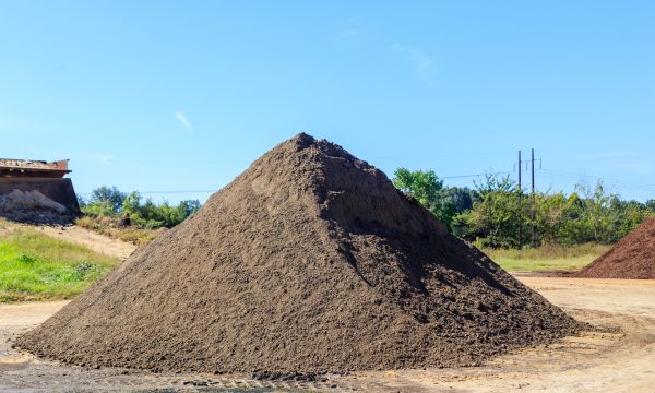 Black Dirt Delivery in Thousand Oaks