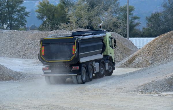 Gravel Delivery Service in Thousand Oaks