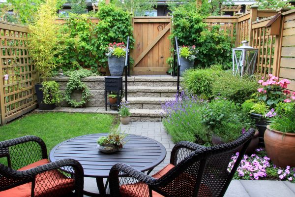 Small Yard Landscaping in Thousand Oaks