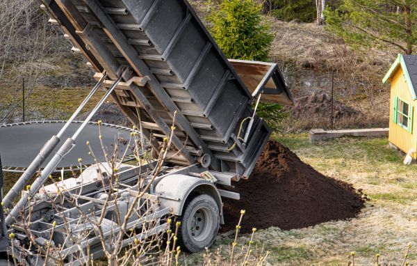 Yard Soil Delivery in Thousand Oaks