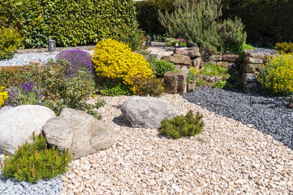 Decorative Gravel Installation in Thousand Oaks