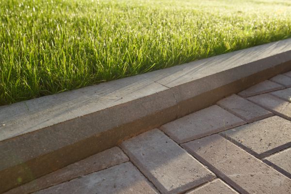 Lawn Edging Replacement in Thousand Oaks
